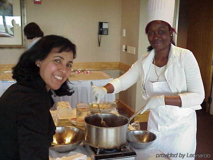 Chubb Hotel & Conference Center Lafayette Hill Bagian luar foto
