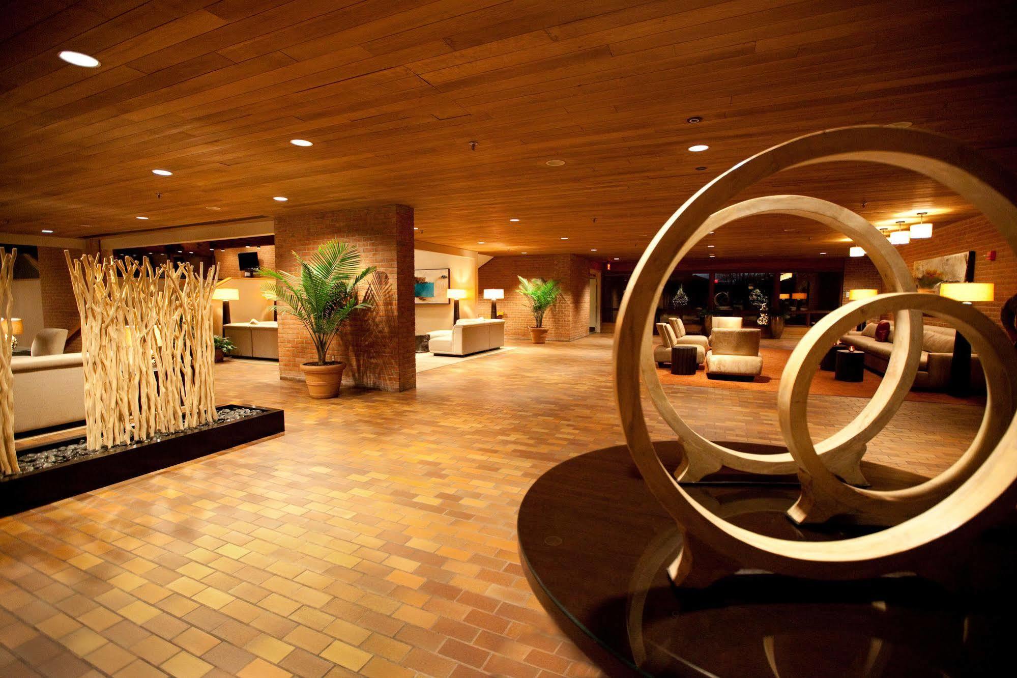 Chubb Hotel & Conference Center Lafayette Hill Bagian luar foto
